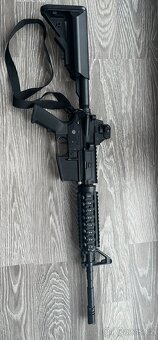 Airsoftová zbraň Colt M4 CQB celokov CYMA - 2