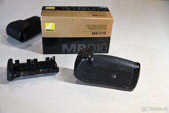 Bateriový grip MB -D10 - 2