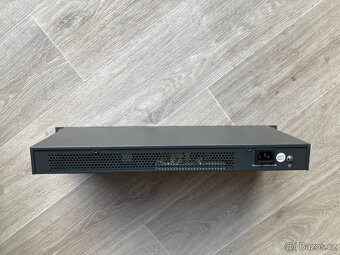 TP-Link TL-SG1024 - 2