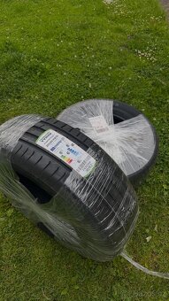 Nokian 255/60/R18 - 2