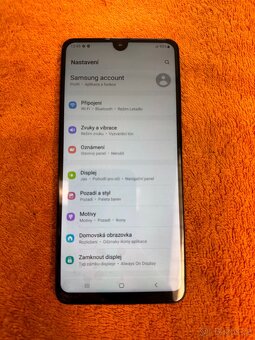 Samsung A41 v super stavu, plně funkční - 2