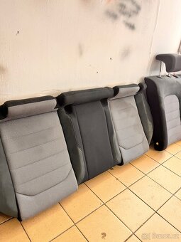 Golf 7 zadní sedačky plus všechny tapce a loketka - 2