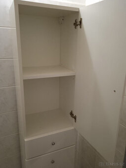 Koupelnová skříňka - 2