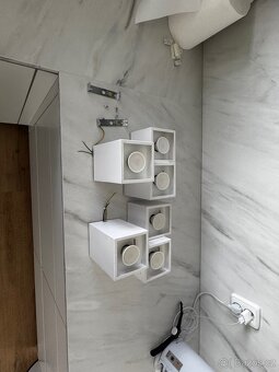 Prodám dvě stropní svítidla včetně žárovek - 2