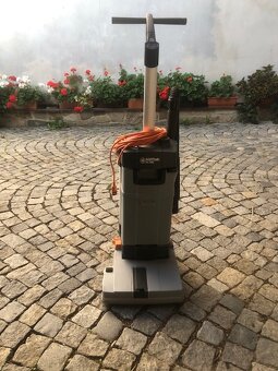 Podlahový mycí stroj Nilfisk SC 100 E FULL PKG - 2