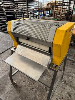 Stroj na rohlíky Rollomat R1 - 2