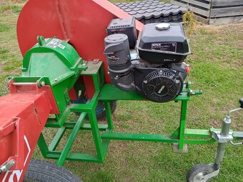 Motorový špalíkovač - 2