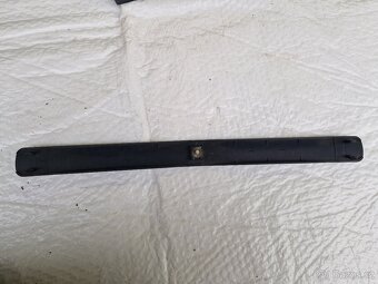 BMW e30 plast do předního nárazníku - 2