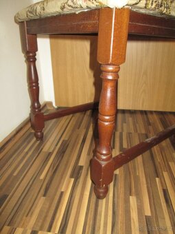 Starožitná řezbovaná židle - 2