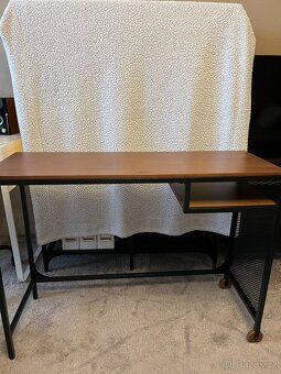 Psací stůl/ stůl na notebook - 2