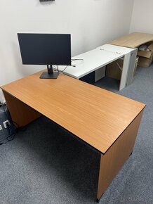 Kancelářský nábytek - 2