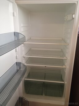 Prodám vestavěnou ledničku s mrazákem - 2