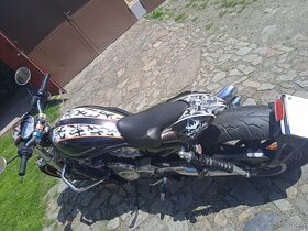 Harley Davidson v rod - 2