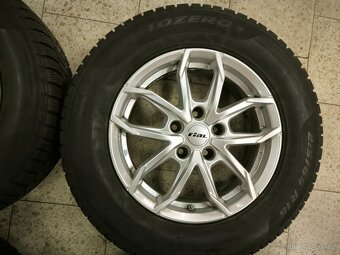 Mazda CX-30 215/65 R16 zimní Pirelli - 2