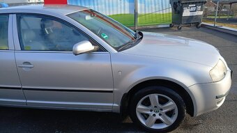 Škoda Superb V6 2.8 2005 krásné vládní auto manuál 142kW - 2