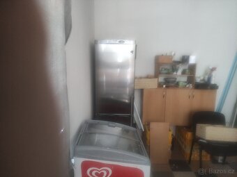 Lednice chladící boxy mrazaky regaly - 2
