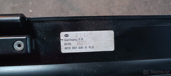 8D9 861 691 Audi A4 B5 Avant síťovaná přepážka YL6 antracito - 2