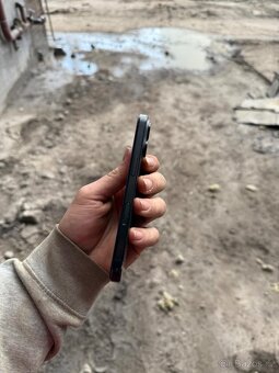 iPhone 16 - 2