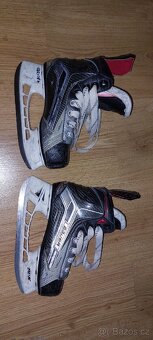 Hokejove brusle BAUER EUR 33 - 2