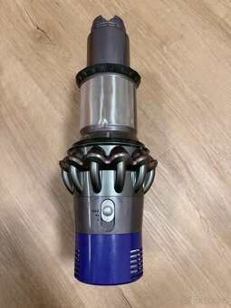 Dyson V10 tělo s baterií - 2