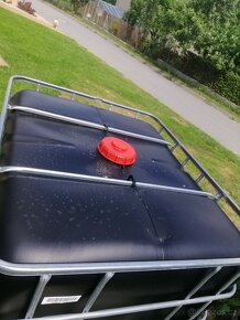 Černý 1000L kontejner na vodu - 2