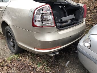 Škoda Octavie 2 , zlata barva , náhradní dily - 2