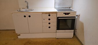 Kuchyňská linka paneláková  - za odvoz - 2