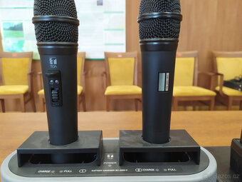 Bezdrátové mikrofony TOA včetně přijímače - 2