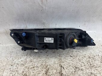 Pravá mlhovka Škoda Superb 3. - 2