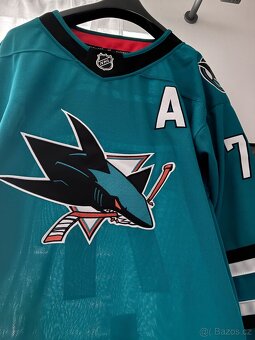 NHL dres Celebrini - 2