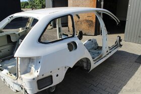 Škoda Octavia III zadní část karoserie střecha - 2