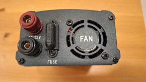 Měnič 12V - 230V / 300W (špičkově 600W) obdelníkový průběh - 2