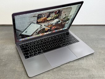 MacBook Air 13'' 2019 / i5 / 8GB / 1TB SSD / Space Gray - - 2