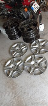 Desky a poklice 16``na Sandero stepway - 2