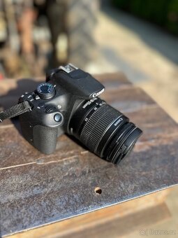 Canon EOS 1200D - 2