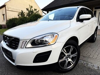 VOLVO XC60 2.4D4 AWD BIXENON,KŮŽE,PANORAMA,KAMERA, - 2