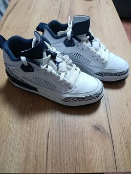 Botasky Jordan air vel.38 - 2