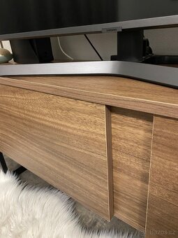TV komoda LUXE ořech/černá - 2