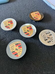 Porsche středové krytky 4ks (pokličky) 65mm 5.barvy - 2