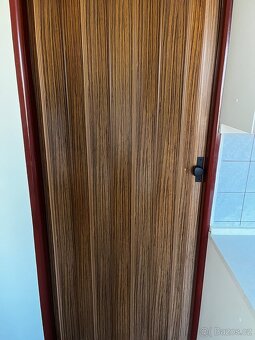 Prodám shrnovací dveře – dekor dřeva - 2