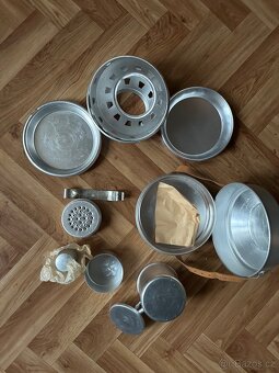 Kempinkový jídelní set - 2