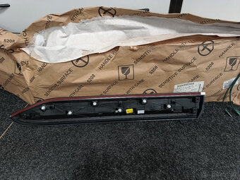 3V0854949 GRU - lišta dveří Suberb III. originál - 2