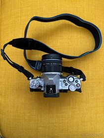 Fotoaparát Olympus s příslušenstvím - 2