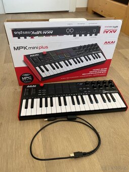 Akai MPK mini plus - 2