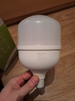 Výkonova žárovka 40W (242W ekvivalent) - 2