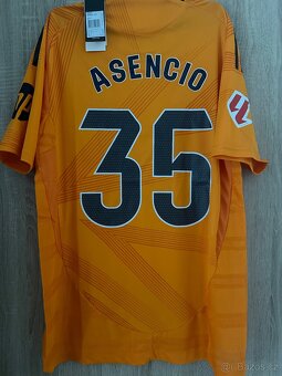 Raul Asencio dres - 2