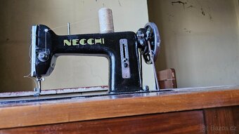 Šicí stroj Necchi, starožitný, funkční - 2