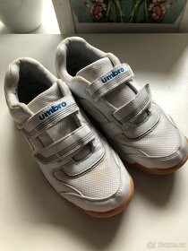 Tenisky vel. 39 - odpovídá. Zn. Umbro - 2