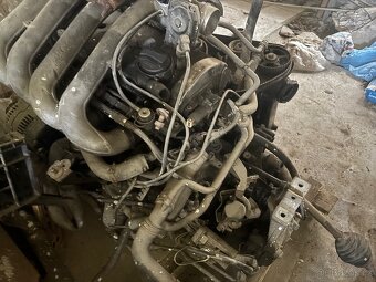 Motor octavia 1 1.8 bez turba - 2