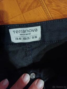 Černé džíny, vel. 36, zn. Terranova - 2